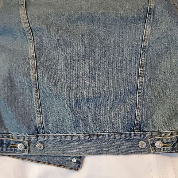 LEVI WOMENS SMALL LIGHT WASH DENIM JACKET - Picture 7 of 11